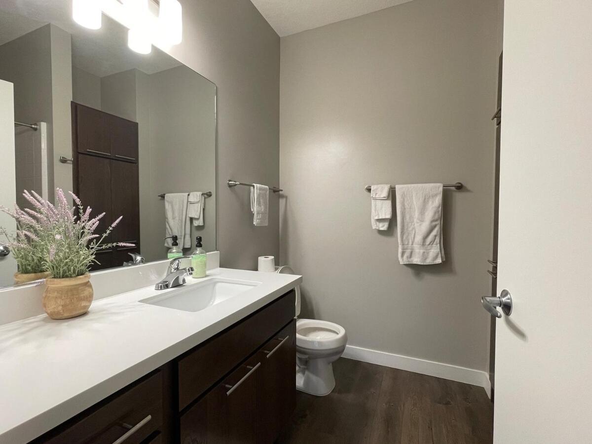 Large Downtown 2Br -Hot Tub-Downtown! Apartman Des Moines Kültér fotó