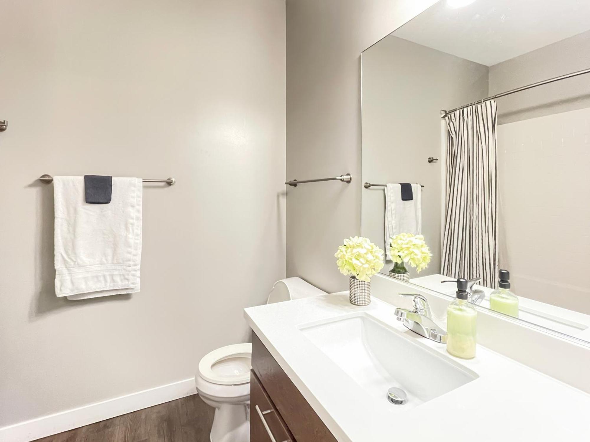 Large Downtown 2Br -Hot Tub-Downtown! Apartman Des Moines Kültér fotó